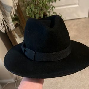 Jcrew Made In Italy 100% wool hat never worn smoke free home